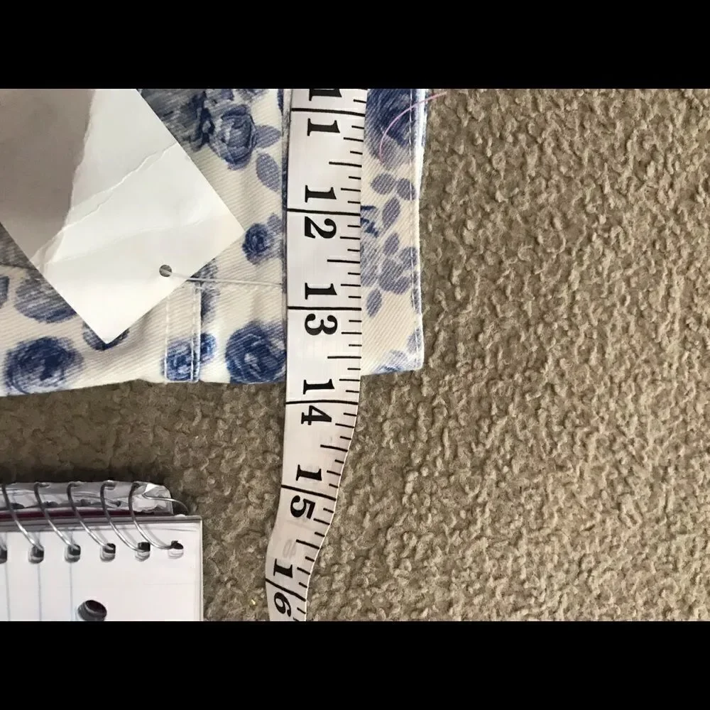 NWT H&M Divided Shorts White Blue Flower Size 4